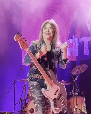 Suzi Quatro Bath
